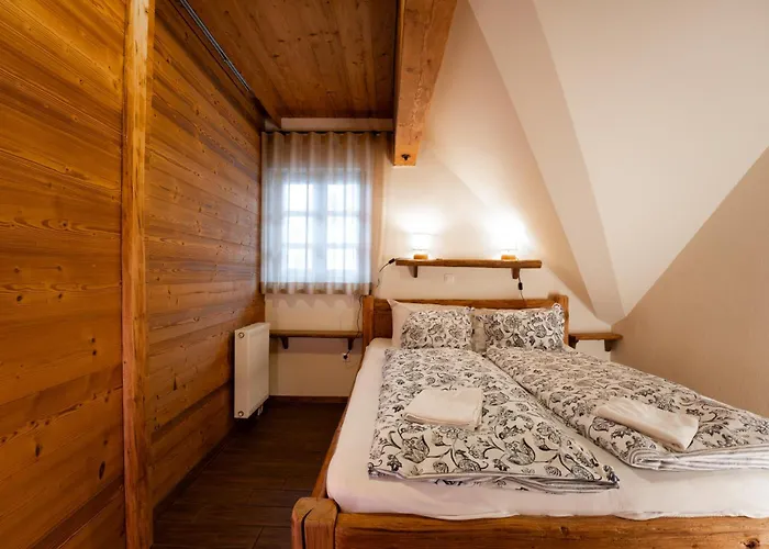 Julijana クランスカゴーラ