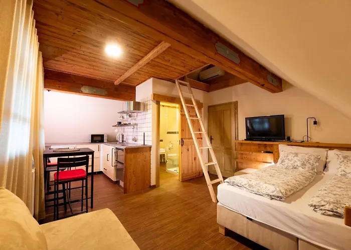 アパート Julijana